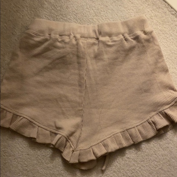 PRINCESS POLLY NWOT high waisted ruffle shorts - Picture 4 of 6